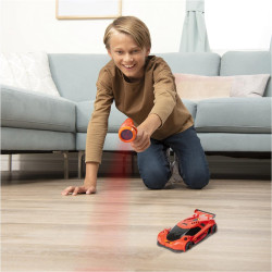 VOITURE TELECOMMANDEE AIR HOGS LASER  VOITURE QUI ROULE SUR LES MURS