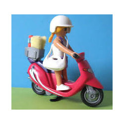 Playmobil special PLUS - Vacancière avec scooter - 9084