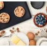 Tefal - Assiette 12 coupelles à cupcakes - en aluminium 30 x 23 x 1.5 cm - Noir - Marron.