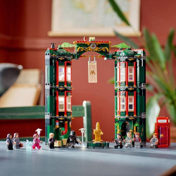 LEGO 76403 Harry Potter Le Ministère de la Magie - Jouet avec 12 Minifigurines et Une Fonction de Transformation.