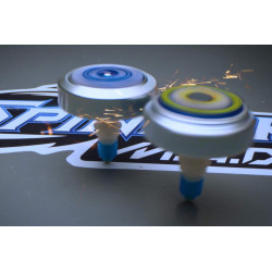 Spinner MAD Battle Pack 2 Joueurs avec 2 Lanceurs et 2 Toupies LED Qui s'allument - Jouet pour Enfant - Dès 5