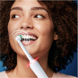 Oral-B Pro 3 3000, Brosse à dents électrique, 2 Brossettes, Blanc, cross action