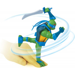 Tortues Ninja LEONARDO , Figurine deluxe attaque 14 cm.